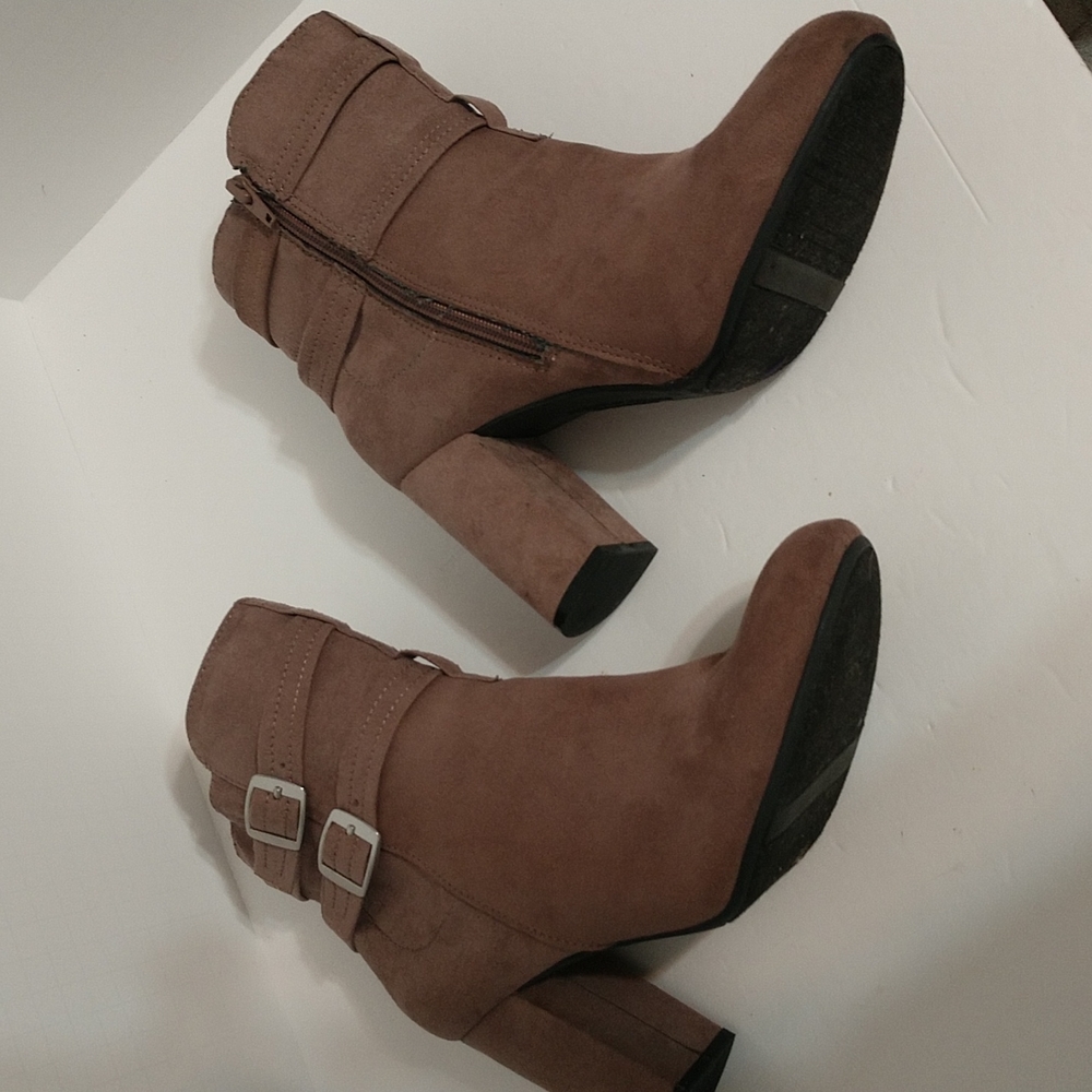 Taupe Faux Leather Christian Sirlano Ankle Boots sz 8